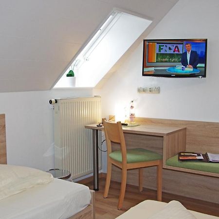 Hotel Loewenhof à Krumbach Extérieur photo