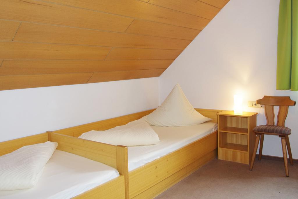 Hotel Loewenhof à Krumbach Chambre photo