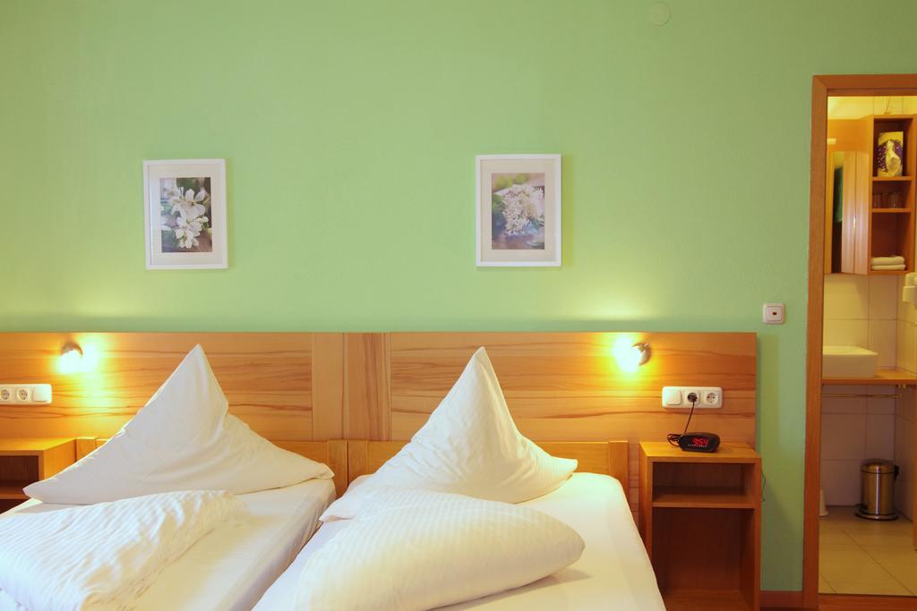 Hotel Loewenhof à Krumbach Chambre photo