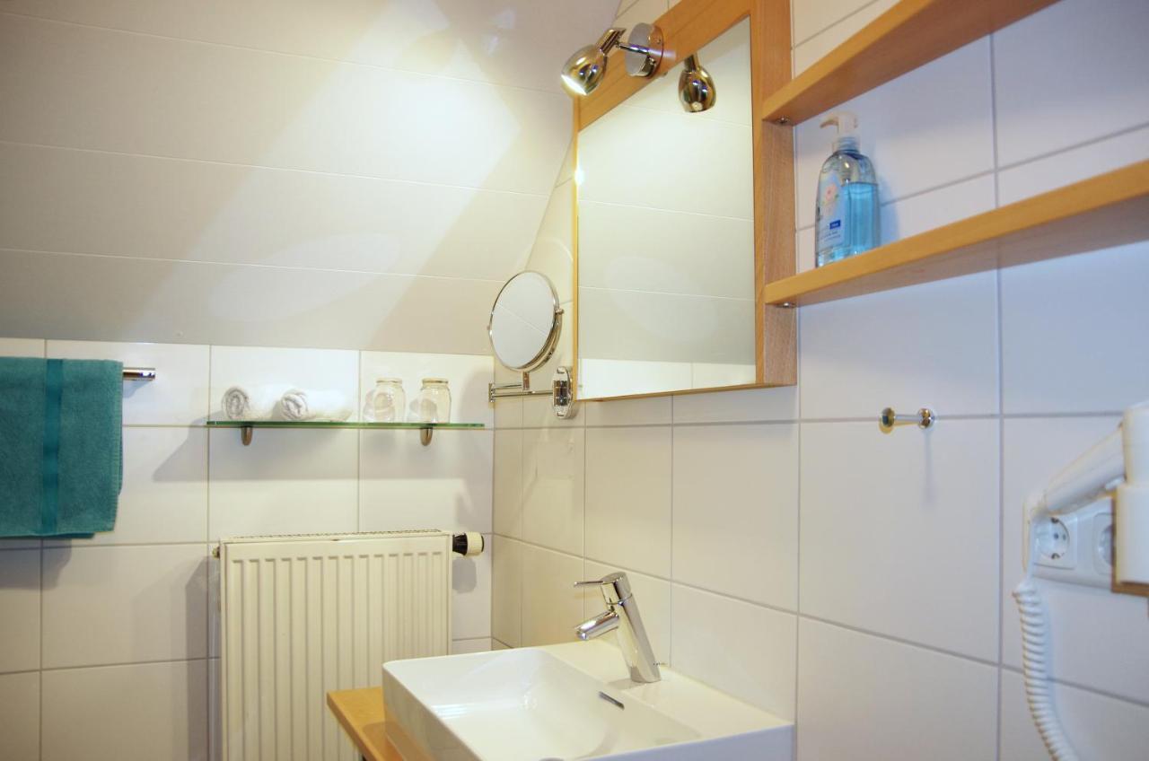 Hotel Loewenhof à Krumbach Extérieur photo